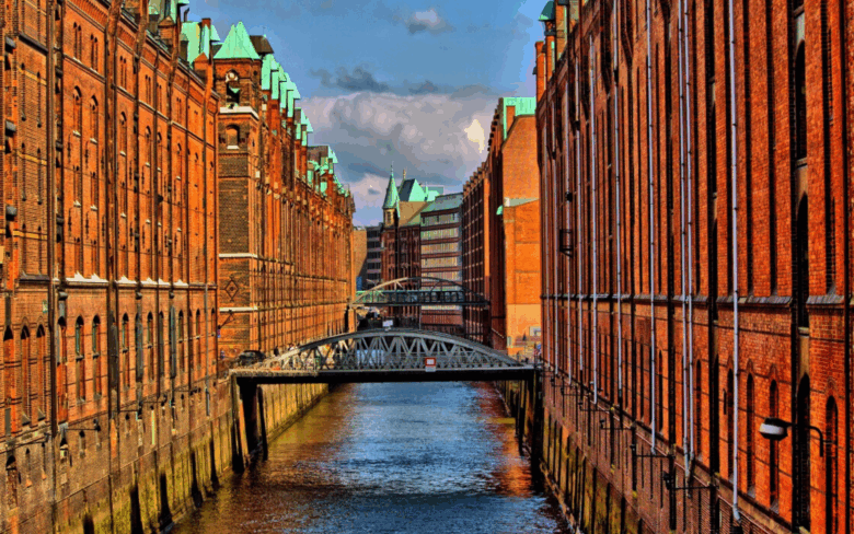 Hamburg Kieztour, Reeperbahn Tour, Stadtführung Hamburg, st. pauli kieztour, reeperbahntour, kieztour hamburg, speicherstadt tour, elbphilharmonie führung, kiez kapitän tour, beatles tour hamburg